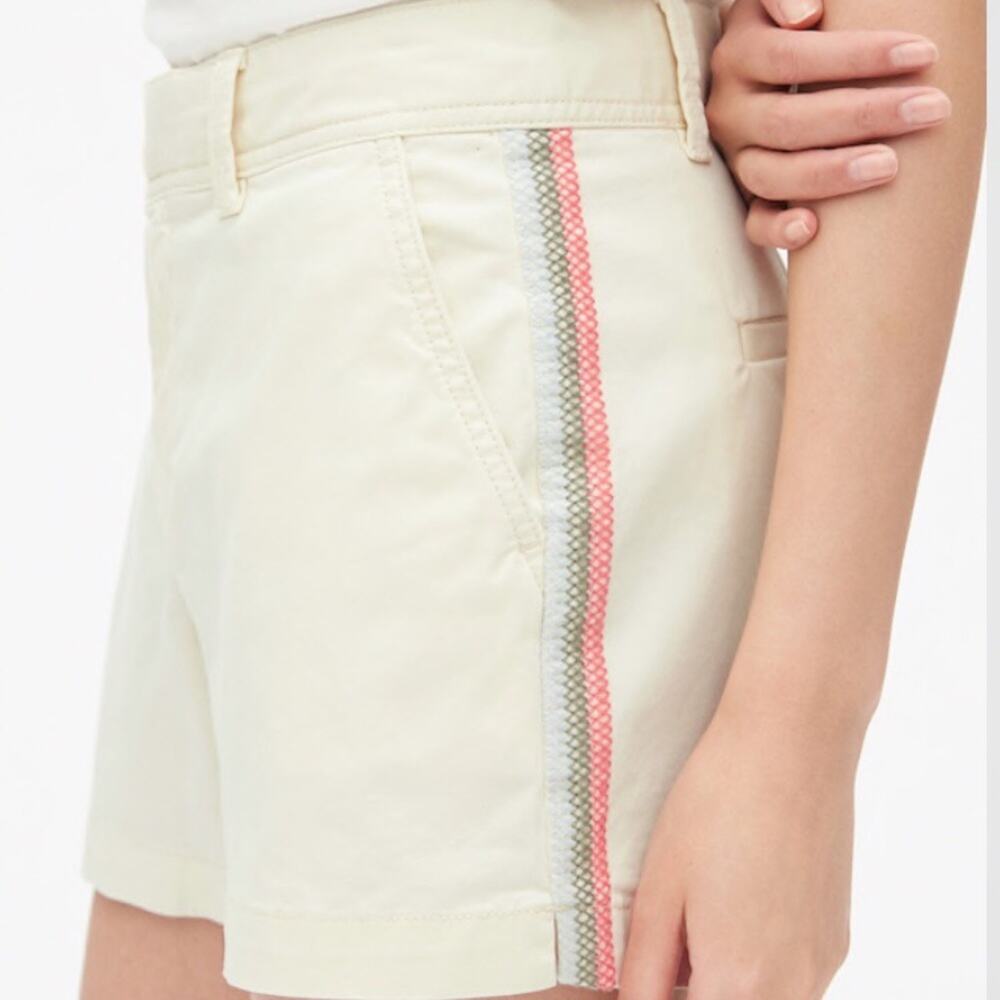NEW GAP City Short Plus SIZE 16 Cream with Colorful Embroidered Side Stripe